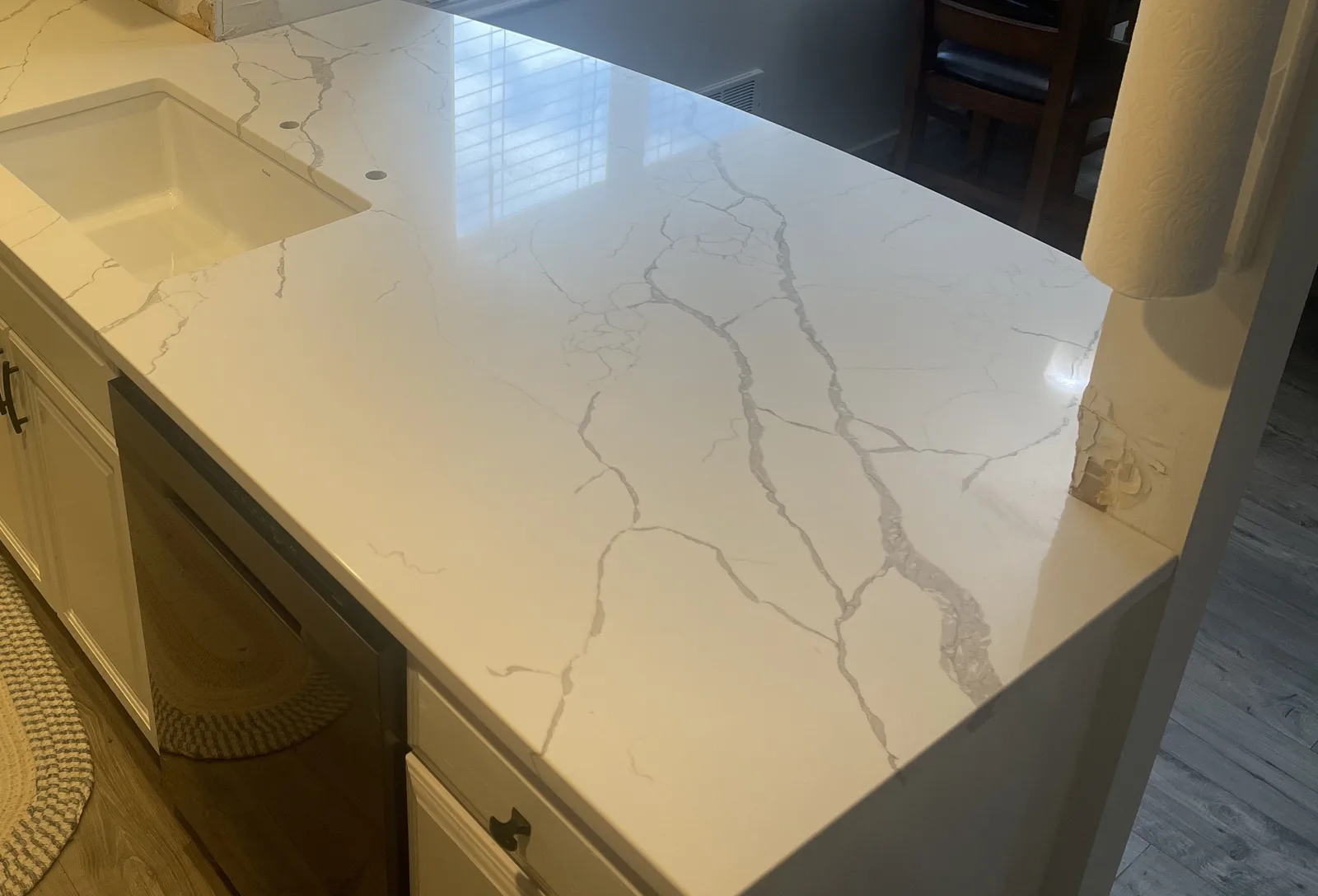 Chipped countertop edge repair: article cover