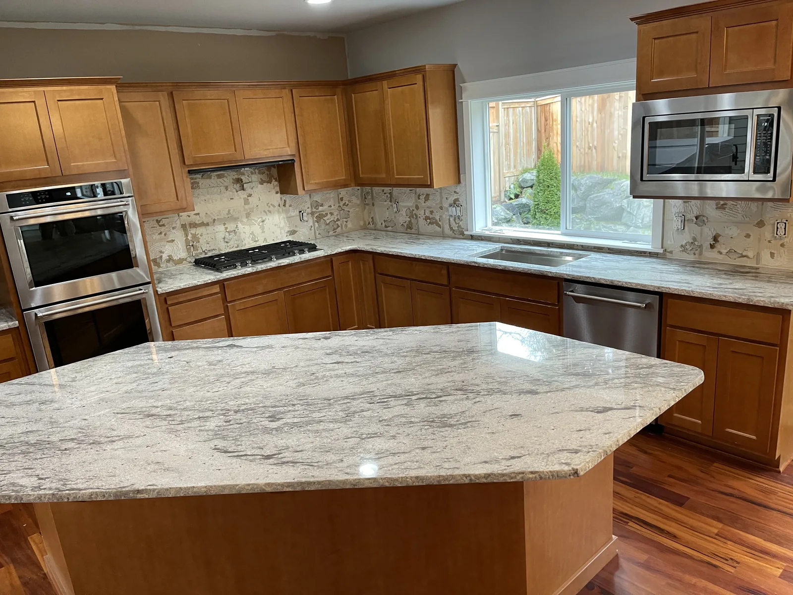 Countertop installers in Everett, WA: from visit to install: article cover