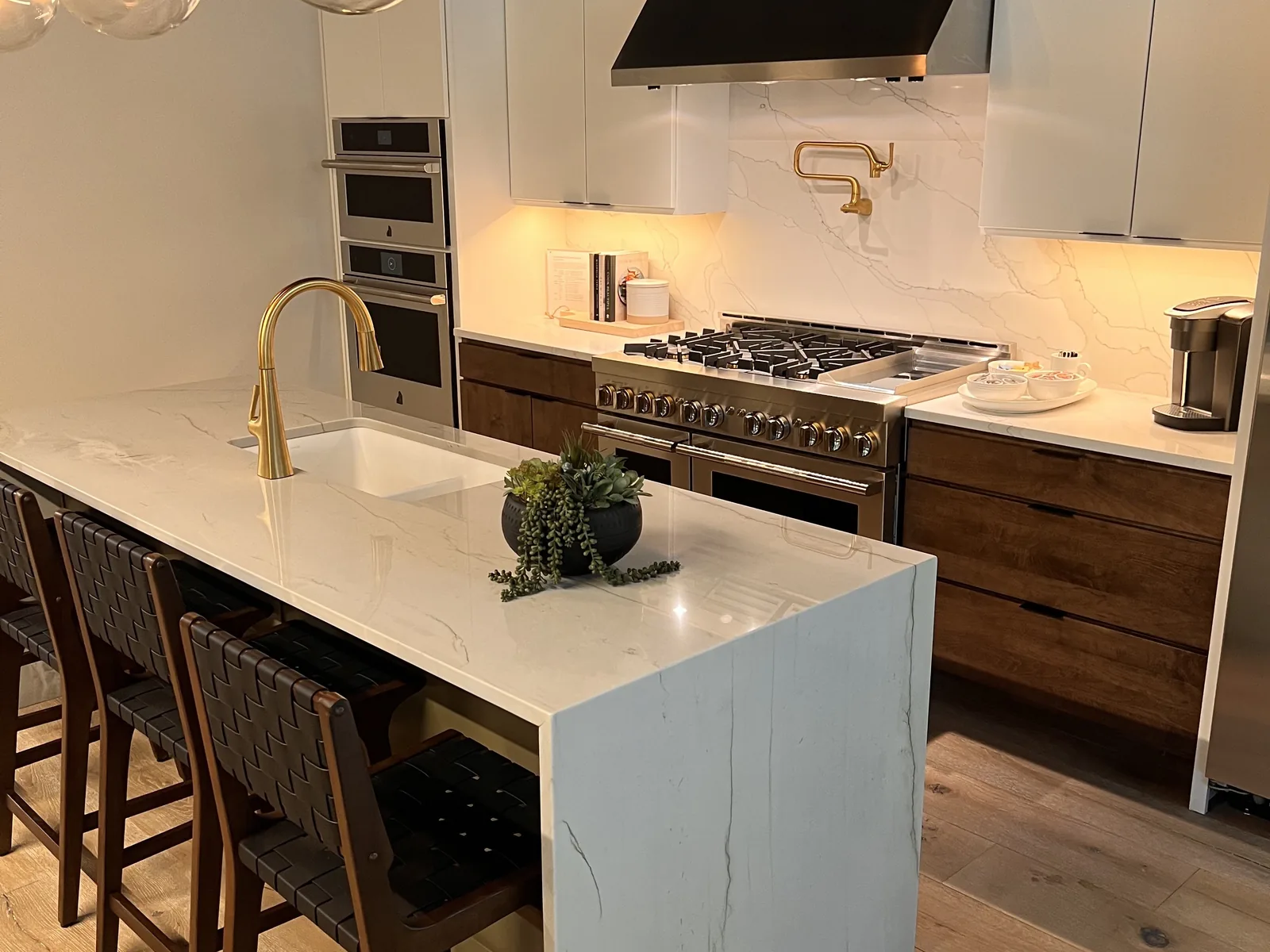 Countertop installers in Mill Creek, WA: seams and timing: article cover