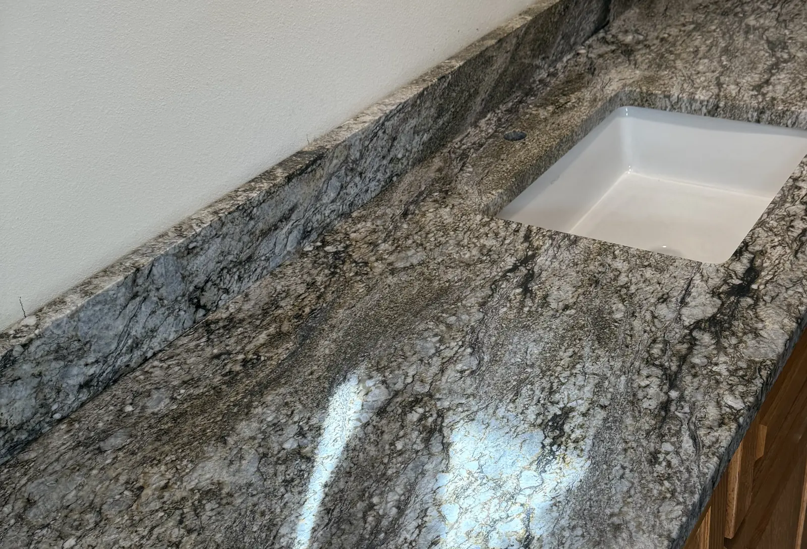 A hairline in your countertop: crack or natural fissure?: article cover