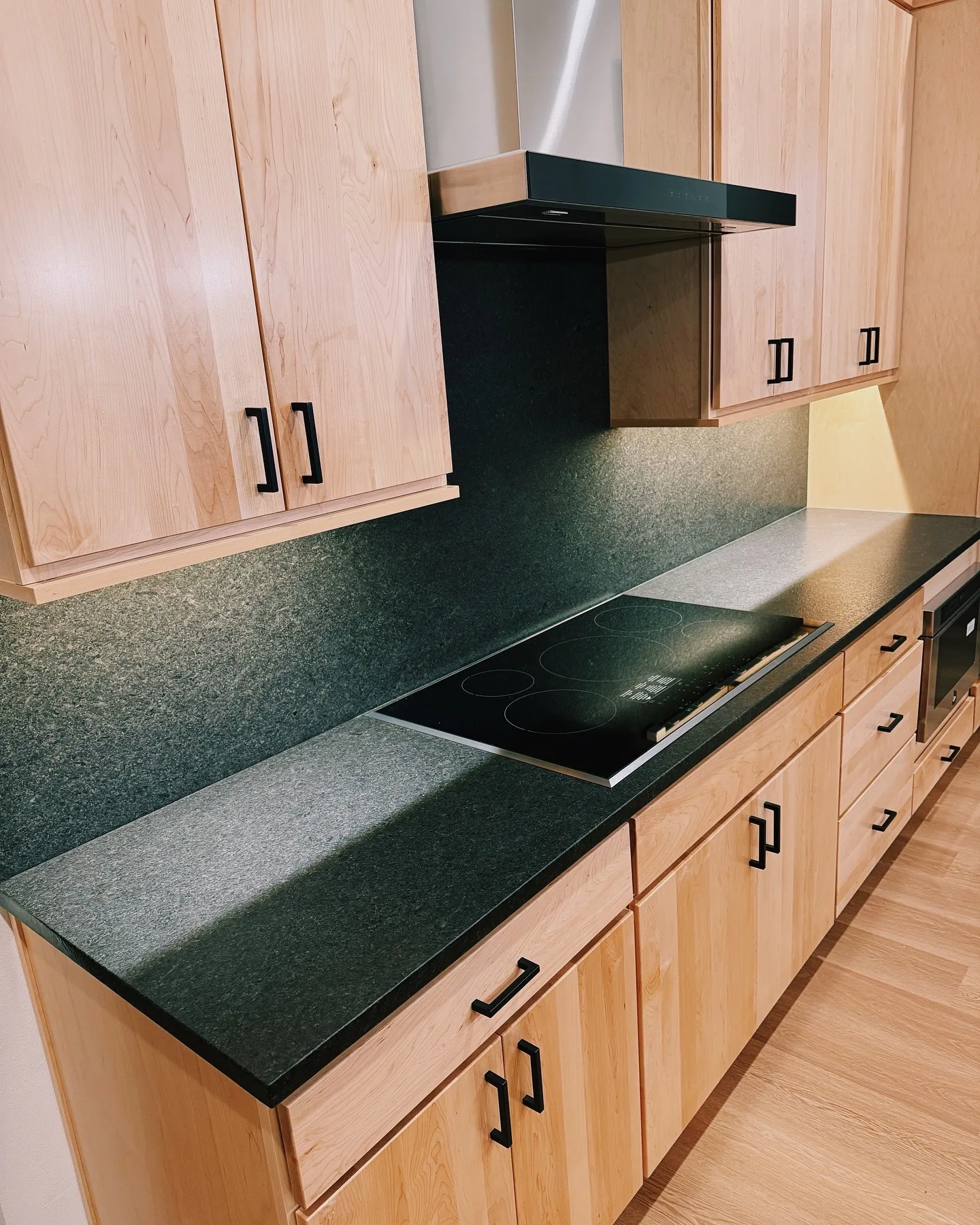 Countertop project by Top Granite, kitchen with new stone countertops