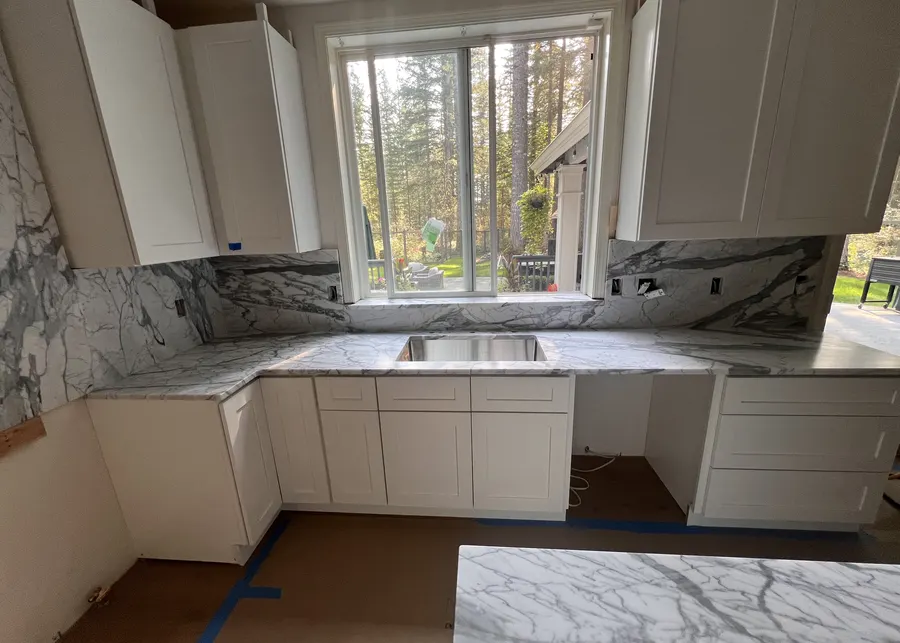 Kitchen countertops by Top Granite. A Top Granite project