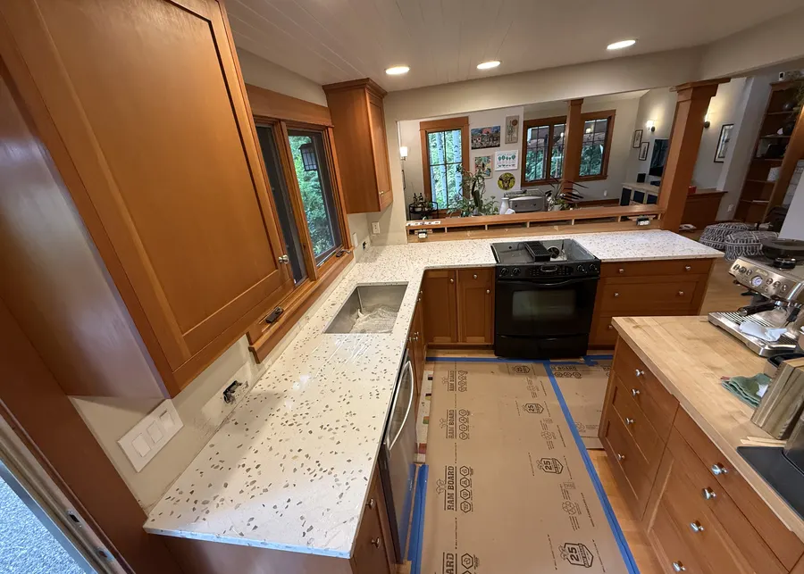 Kitchen countertops by Top Granite. A Top Granite project