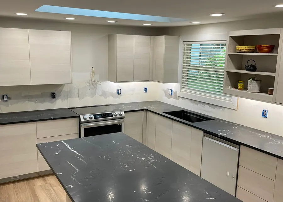 Kitchen countertops by Top Granite. A Top Granite project